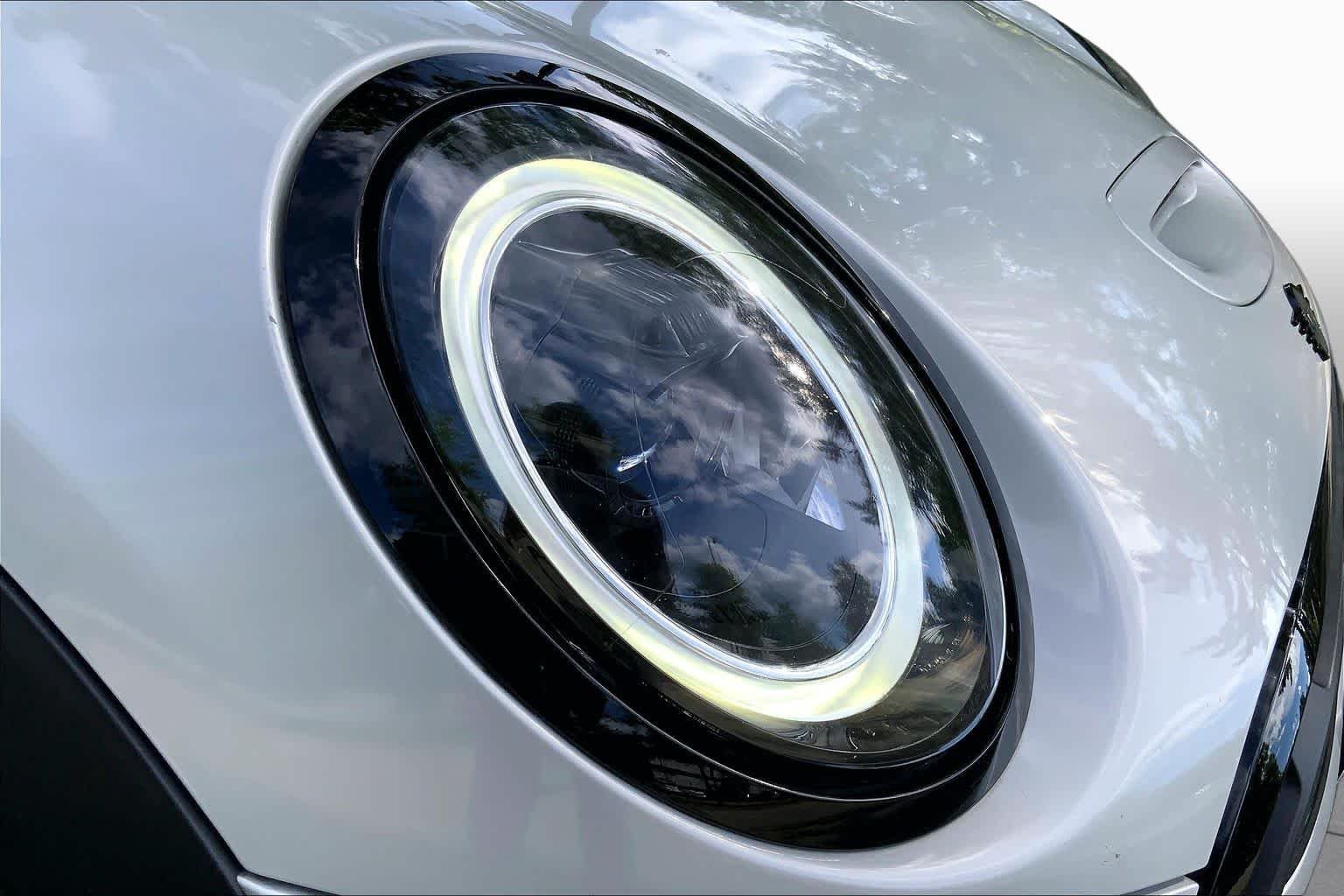 Used 2022 White Silver Metallic MINI Cooper S image 26
