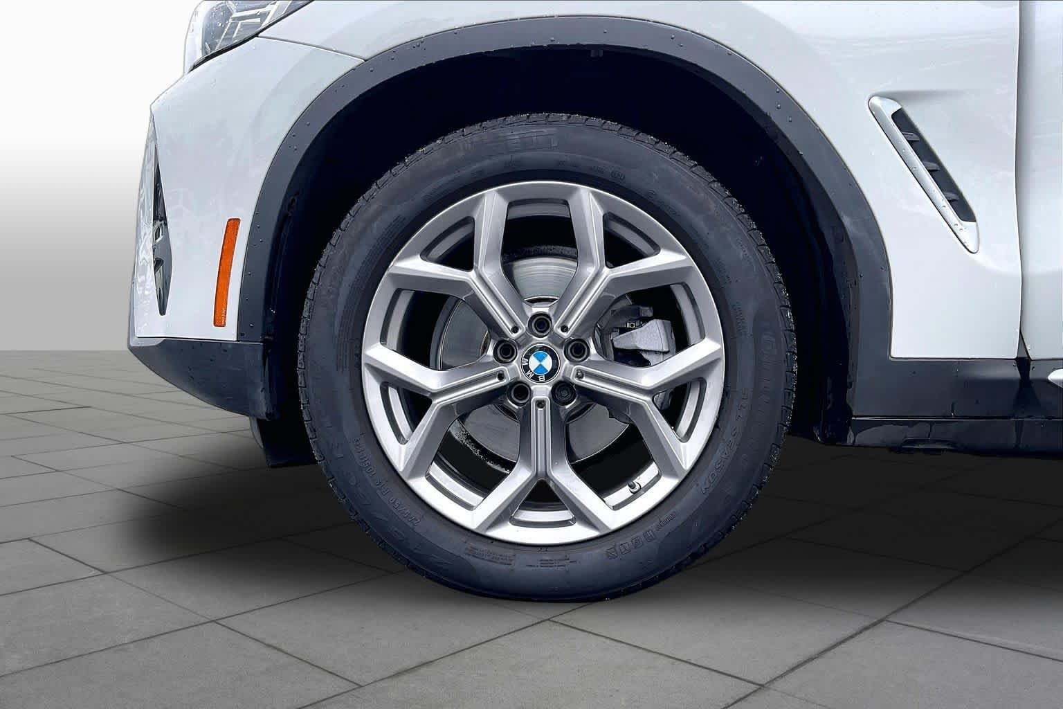 Used 2022 Mineral White Metallic BMW xDrive30i image 10