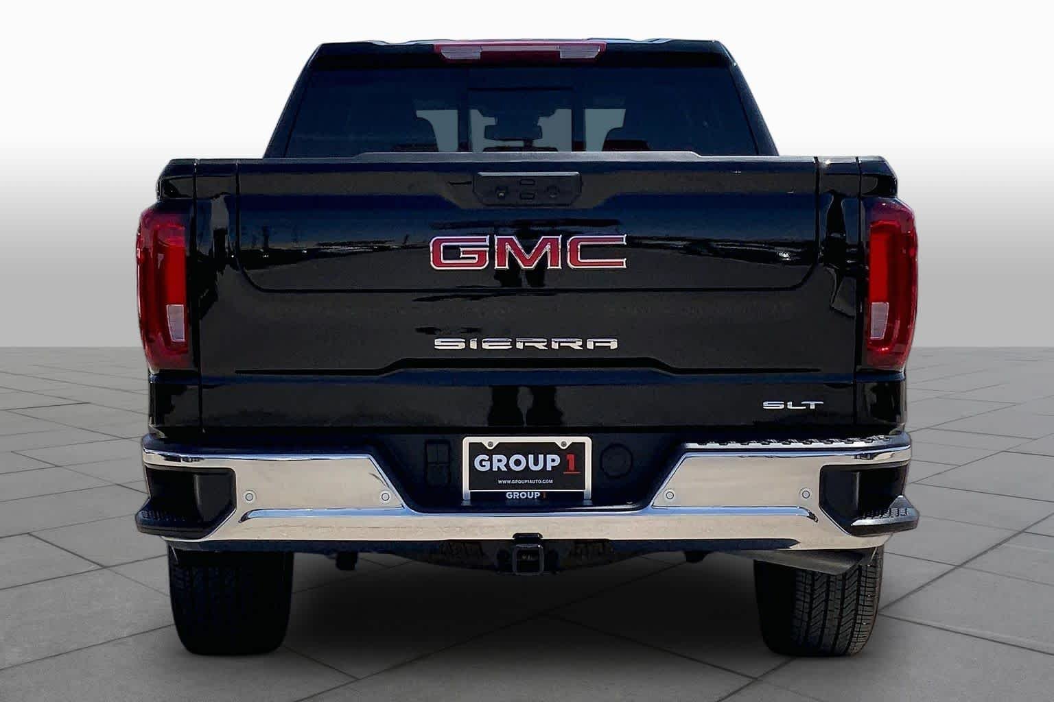 Used 2025 Onyx Black GMC SLT image 5