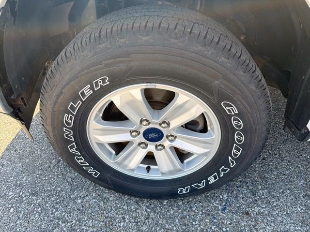 Used 2020 Oxford White Ford XLT image 10