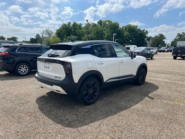 Used 2025 White Nissan SR image 3