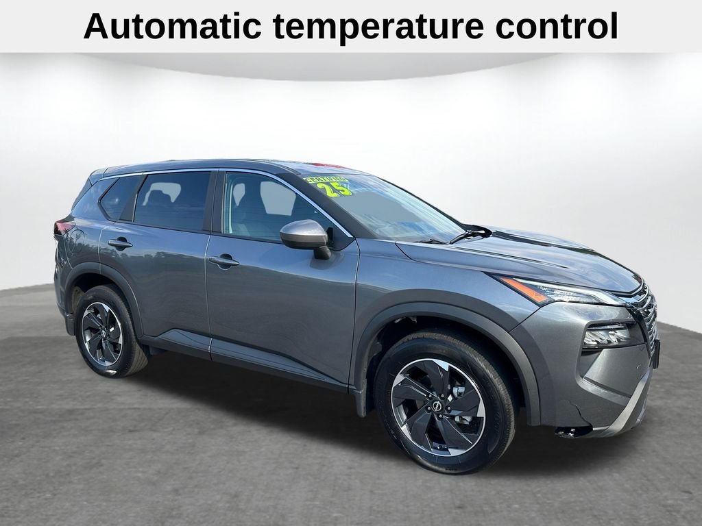 Used 2025 Gray Nissan SV image 5