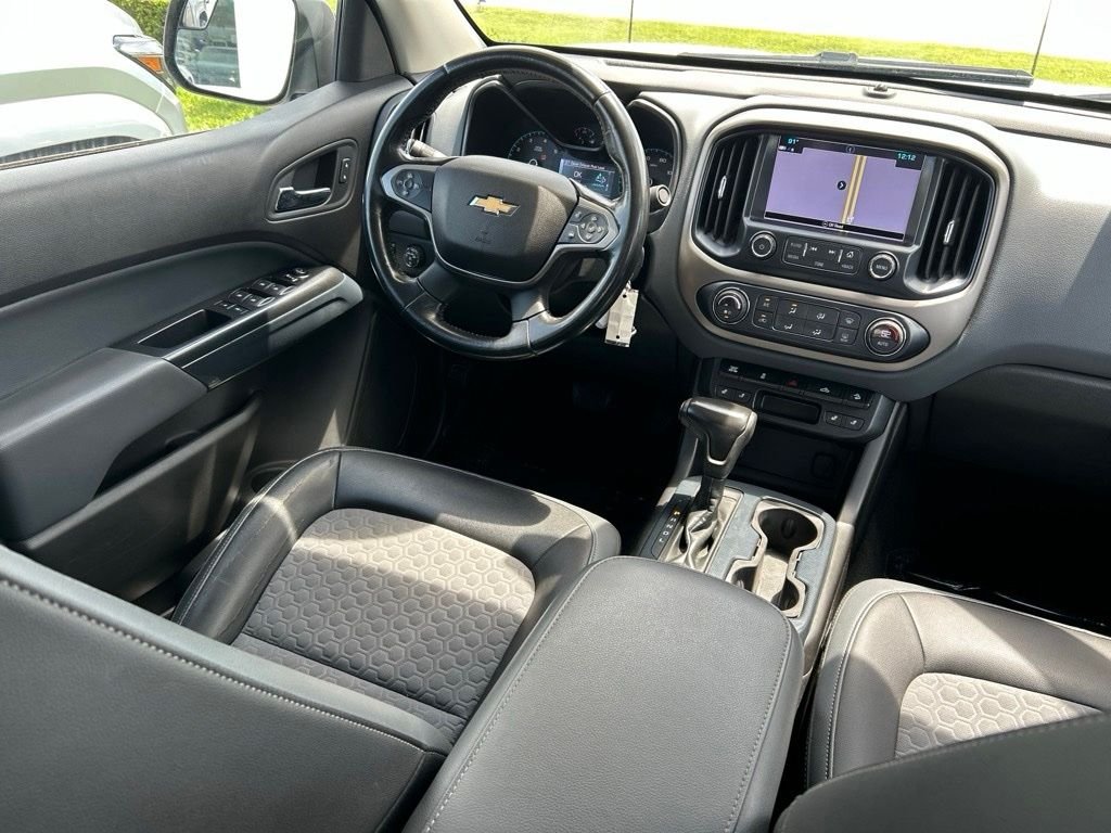 Used 2018 White Chevrolet Z71 image 9