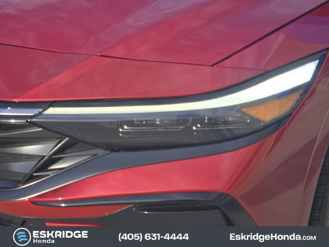 Used 2025 Red Hyundai SEL Convenience image 10