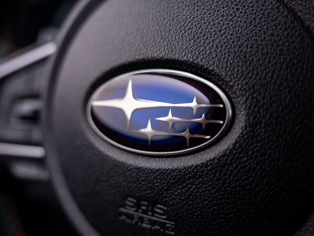 Used 2018 Ice Silver Metallic Subaru 2.0i Premium image 21
