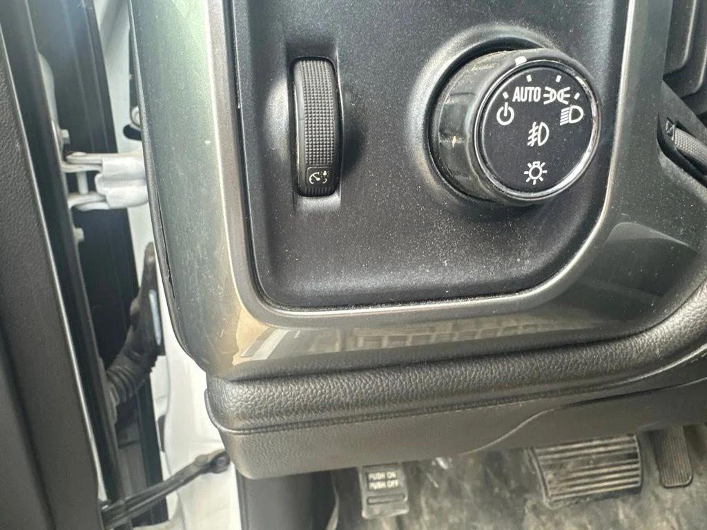 Used 2019 White Chevrolet LTZ image 11