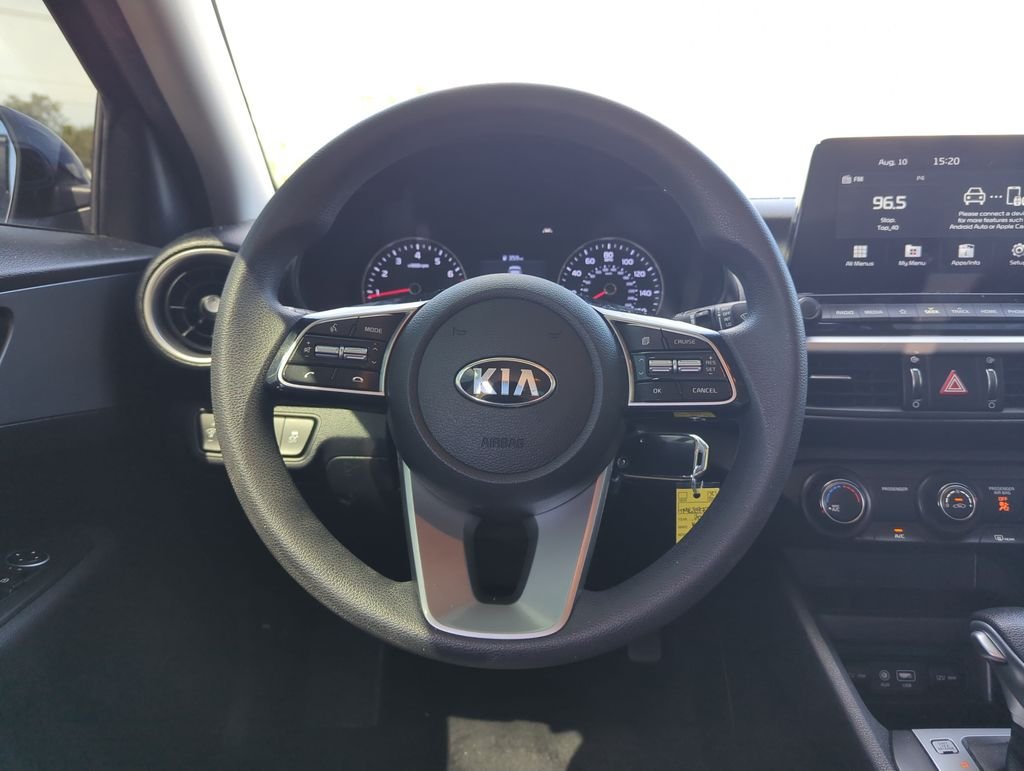 Used 2021 Blue Kia LXS image 17