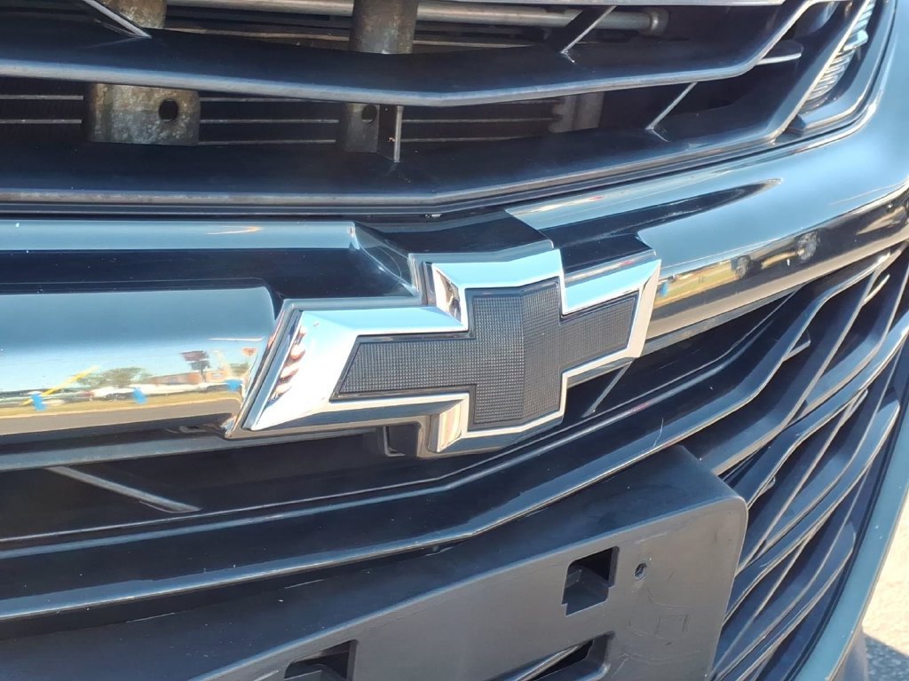 Used 2019 Black Metallic Chevrolet RS image 25