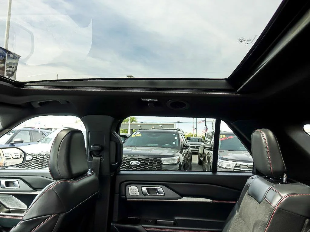 Used 2026 Agate Black Metallic Ford ST image 15
