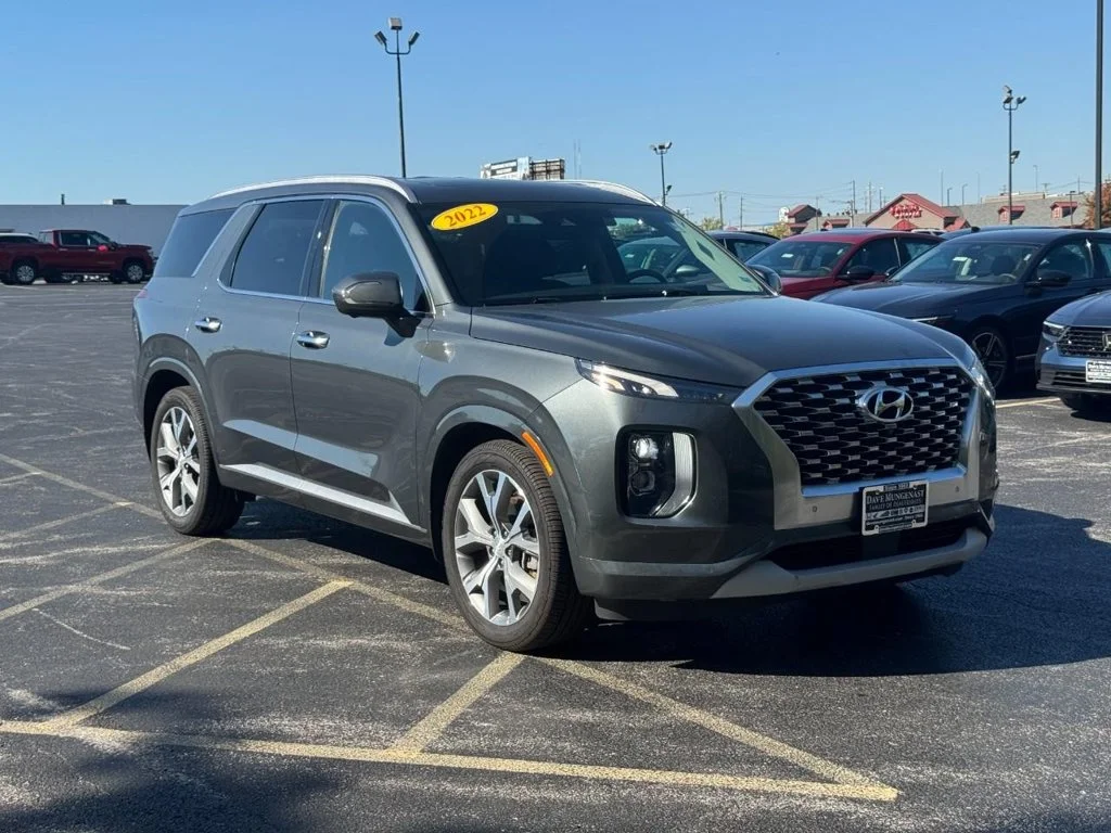 Used 2022 Gray Hyundai Limited image 2