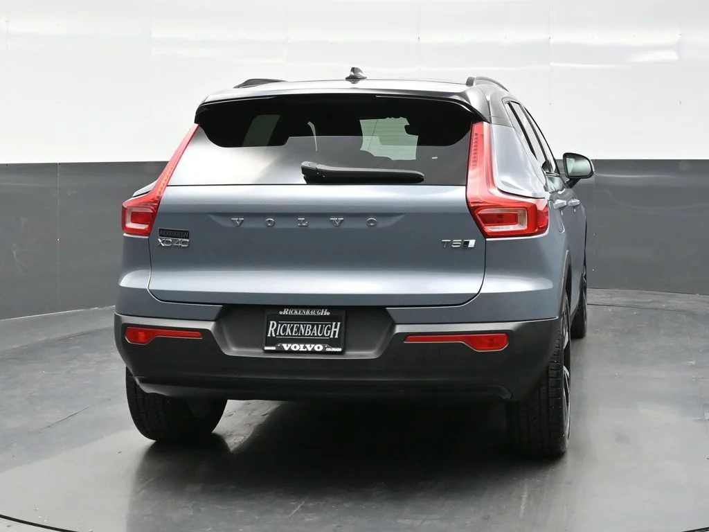 Used 2021 Thunder Gray Metallic Volvo R-Design image 6