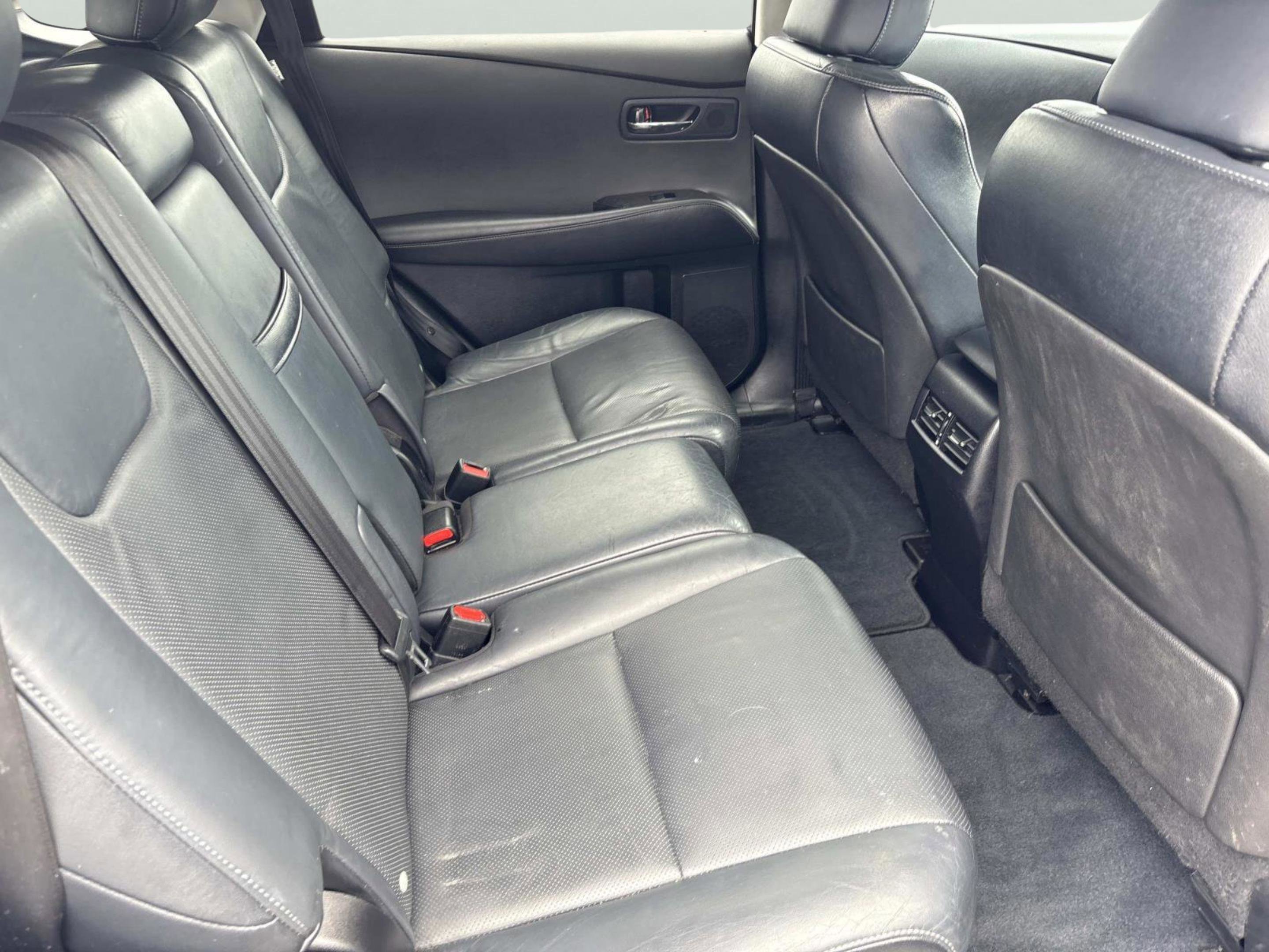 Used 2015 Silver Lexus 350 image 18