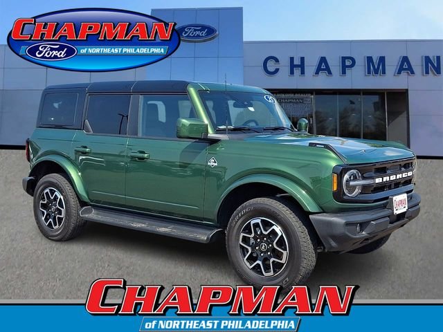 Used 2025 Green Metallic Ford Outer Banks image 1
