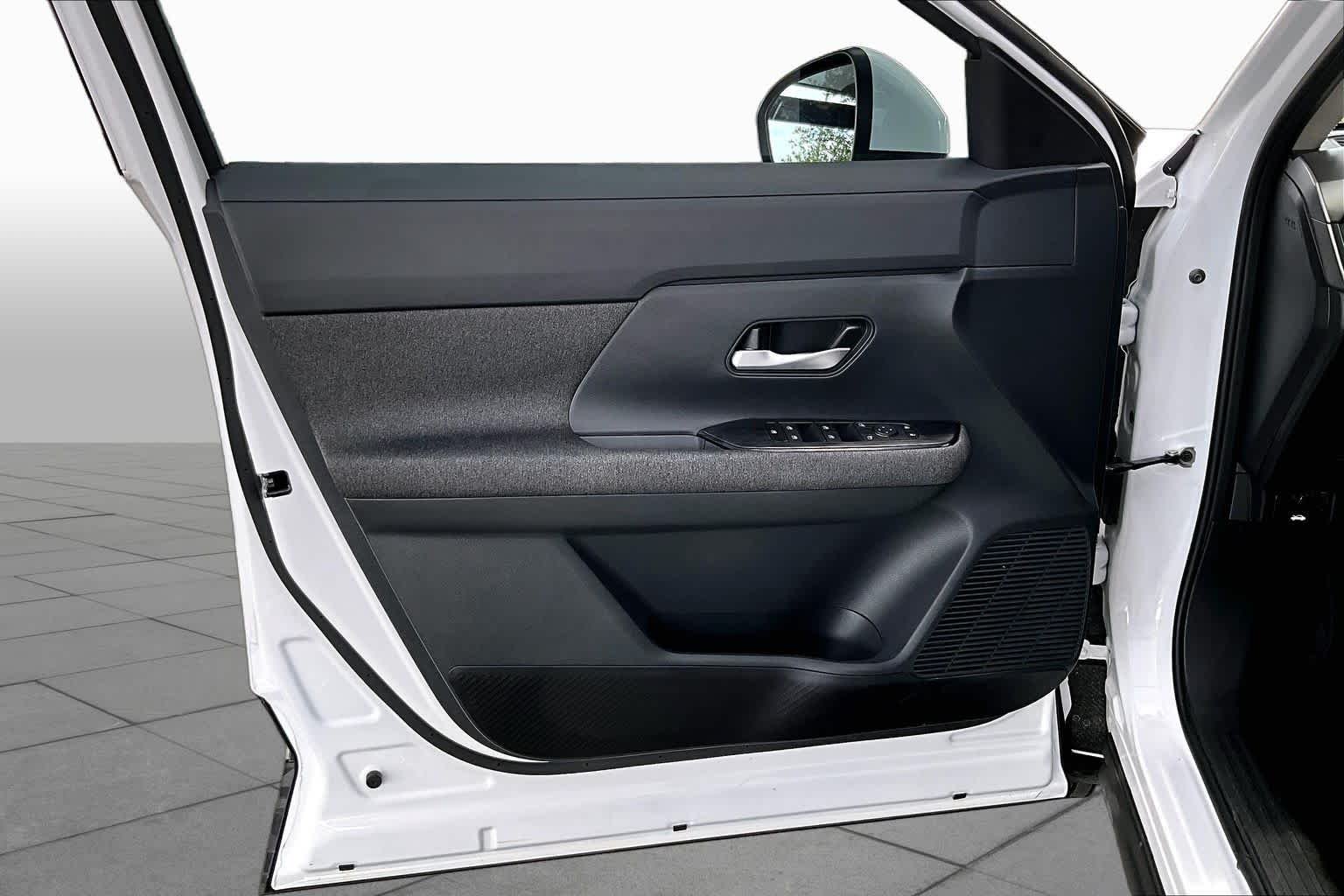 Used 2025 Fresh Powder Nissan SV image 22