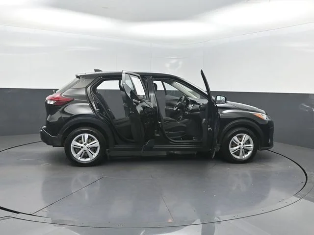 Used 2021 Black Nissan S image 31