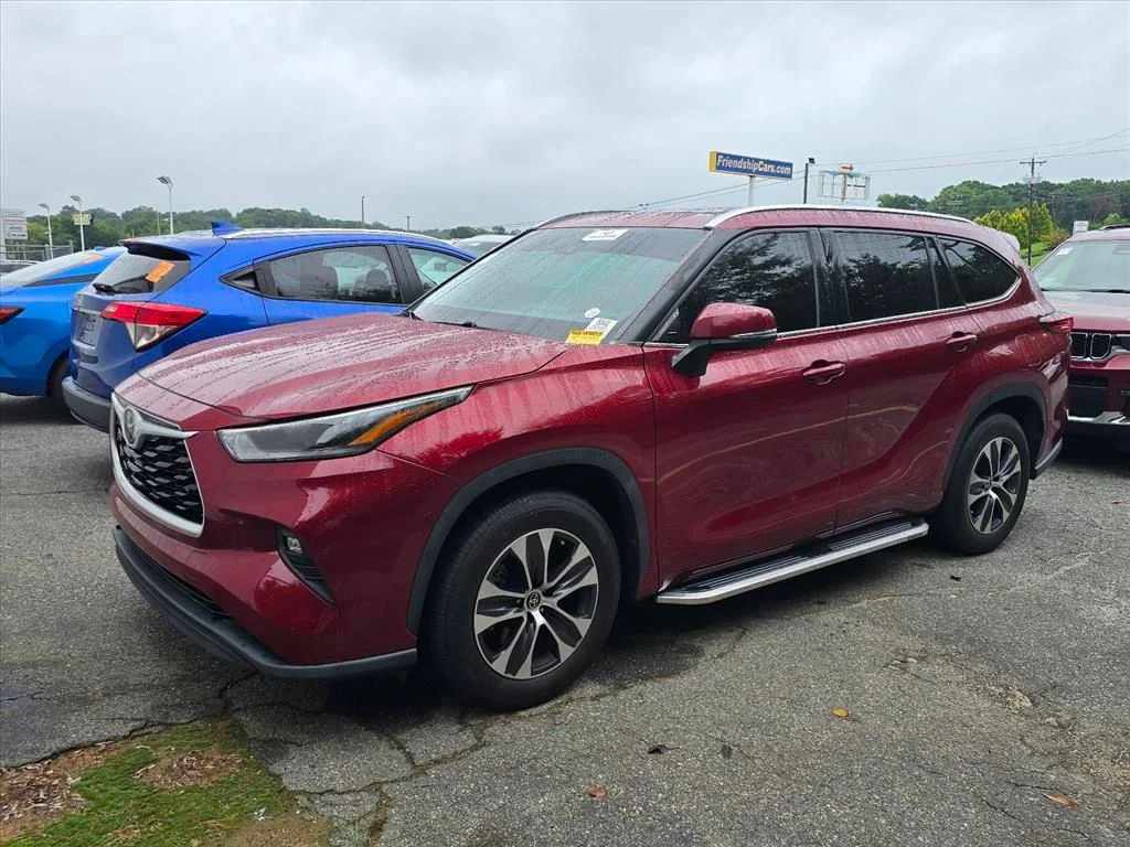 Used 2021 Red Toyota XLE image 2