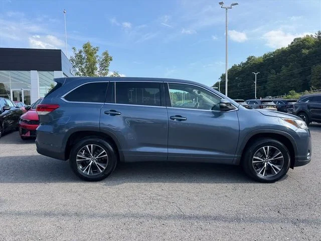 Used 2018 Blue Toyota LE image 14