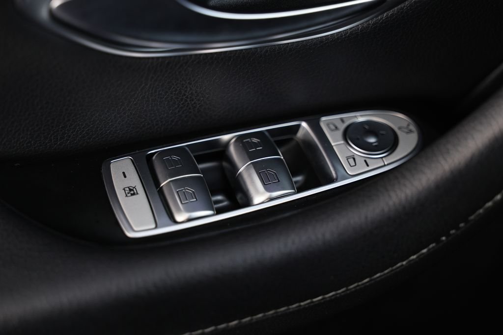 Used 2020 Brilliant Blue Metallic Mercedes-Benz Base image 21