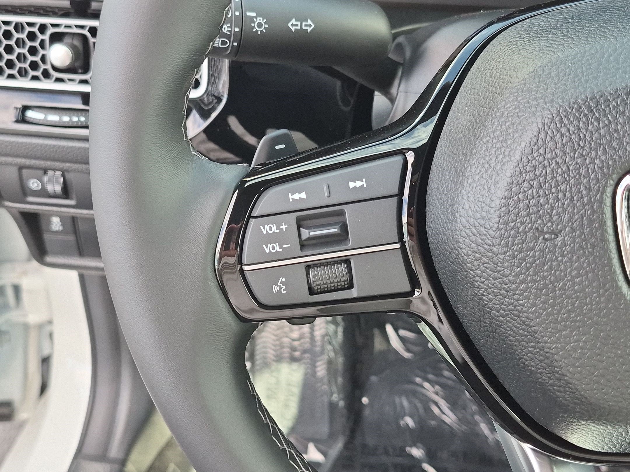 New 2026 Platinum White Pearl Honda Sport Touring image 15