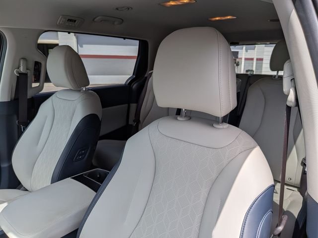 Certified Used 2025 White Kia EX image 15
