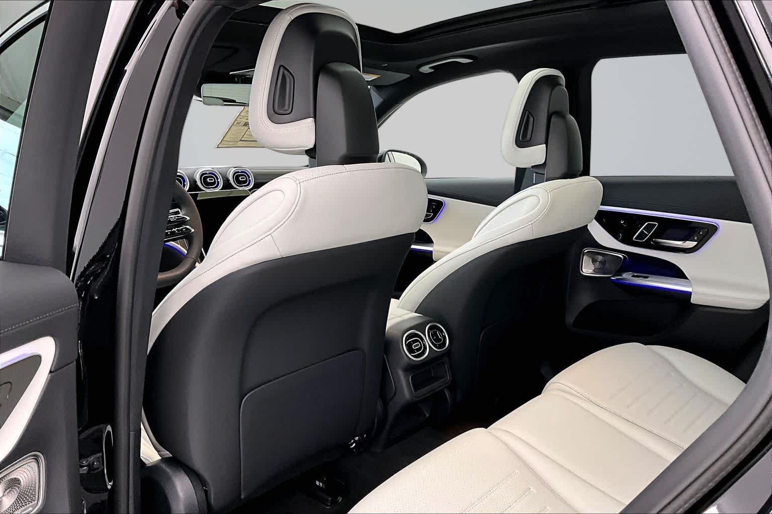 New 2026 Obsidian Black Metallic Mercedes-Benz GLC 300 image 12
