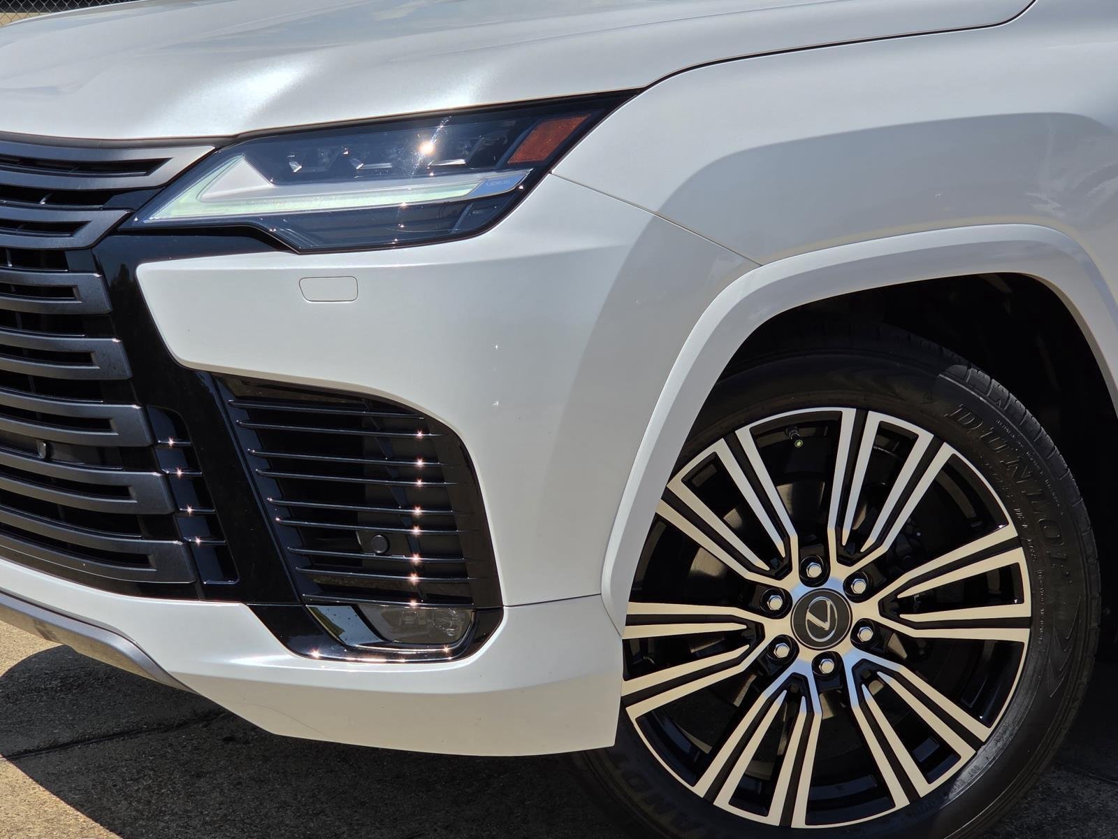 Used 2023 Eminent White Pearl Lexus LX 600 Luxury image 7