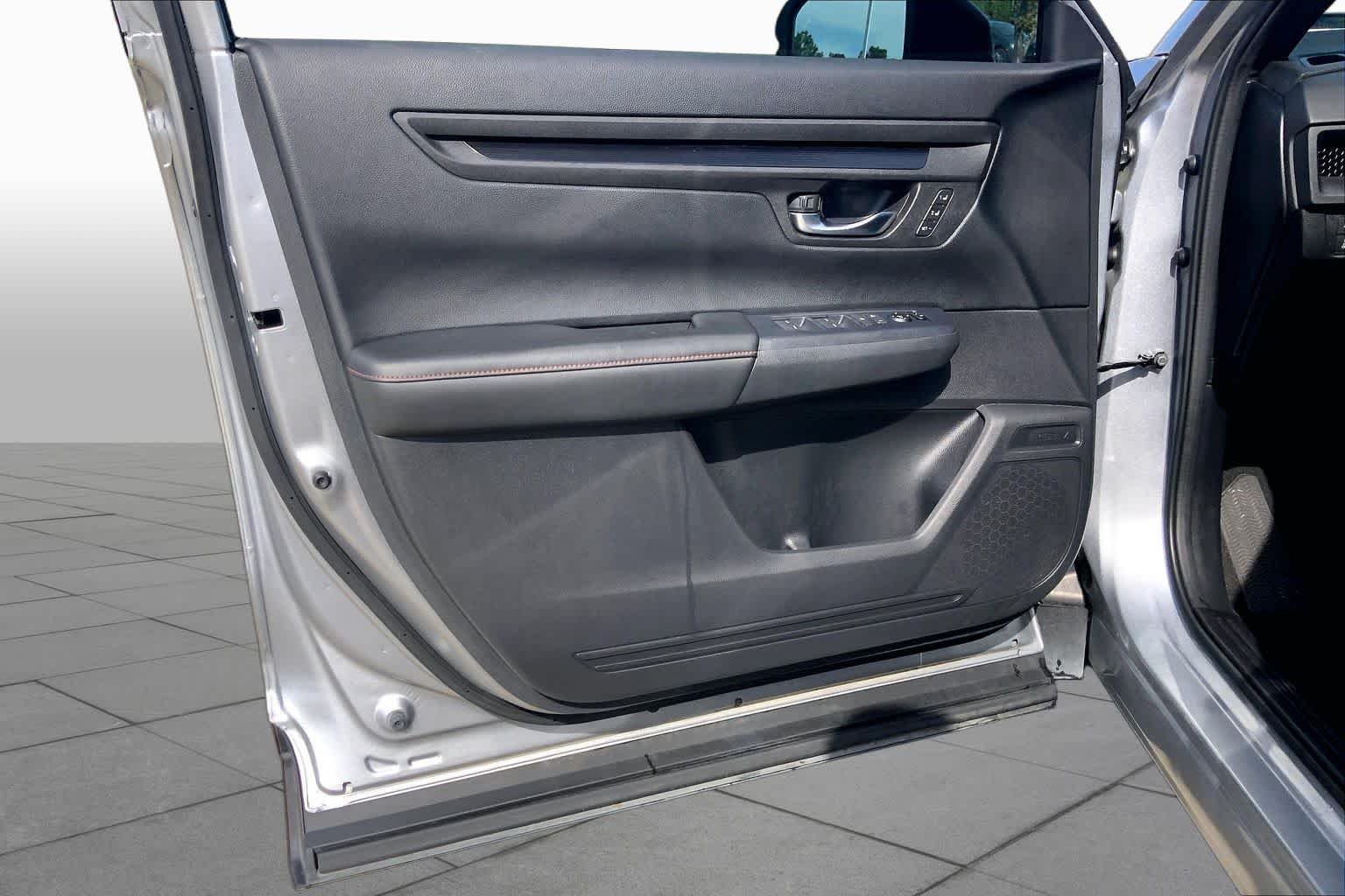Used 2025 Solar Silver Metallic Honda Sport-L image 21