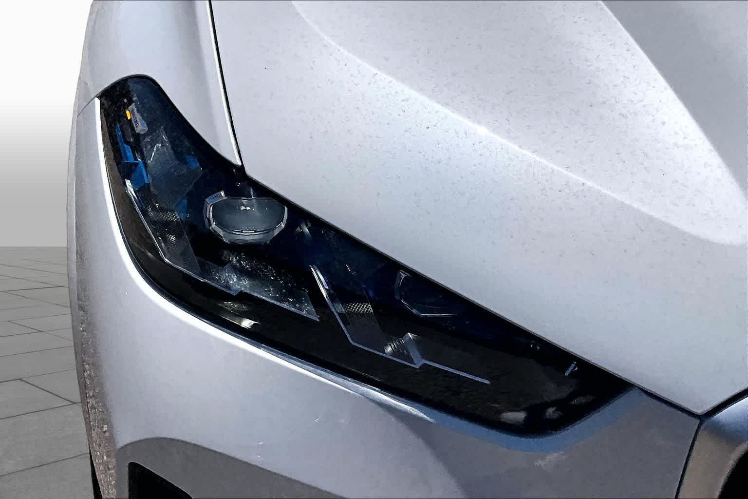 New 2026 Mineral White Metallic BMW xDrive50e image 13