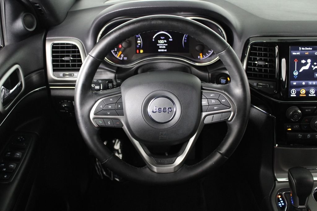 Used 2019 Silver Jeep Limited image 7