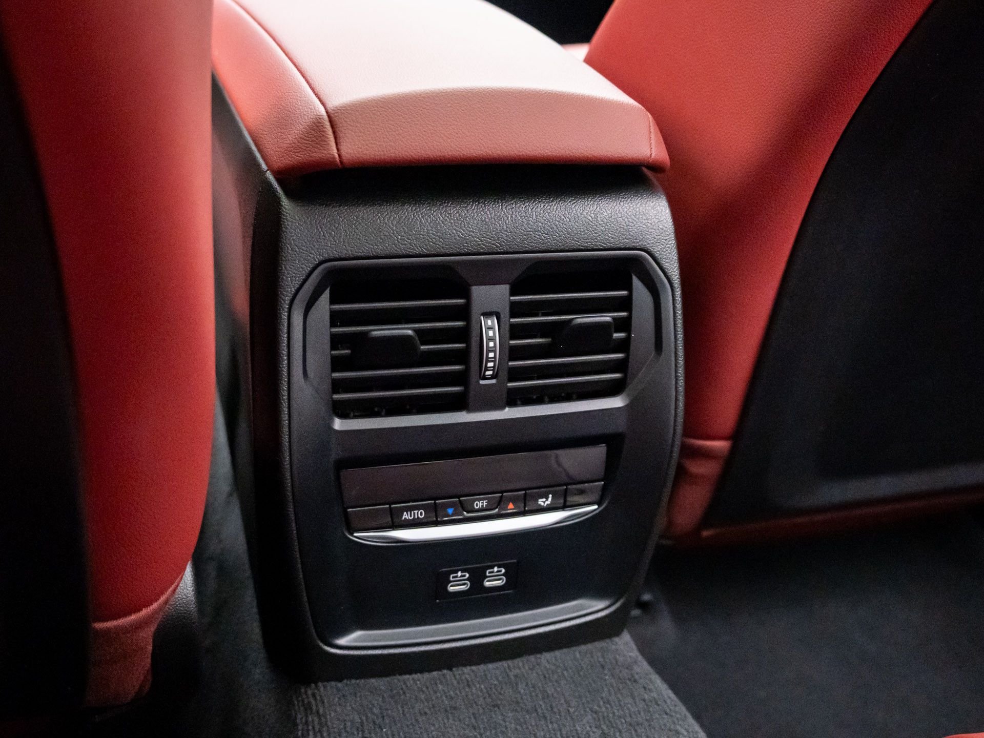 Certified Used 2025 Skyscraper Grey Metallic BMW 330i xDrive image 19