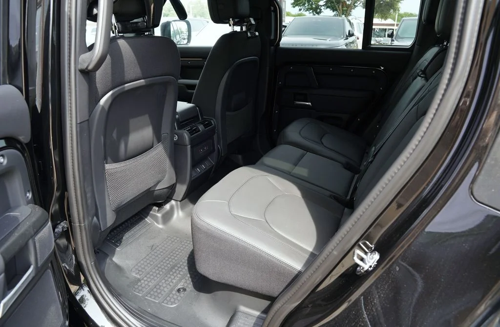 New 2026 Santorini Black Land Rover X image 33