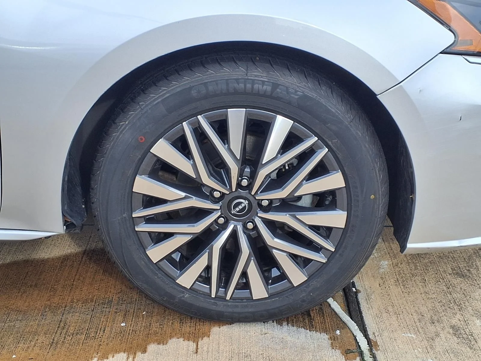 Certified Used 2023 Silver Nissan 2.5 SV image 7