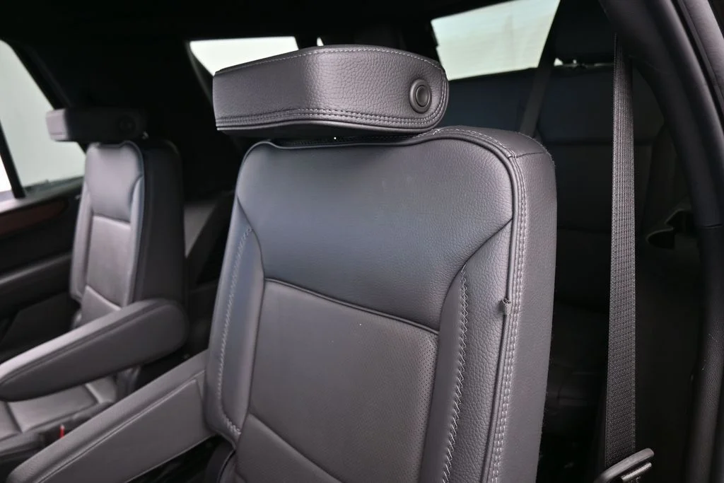 2025 GMC Yukon Denali - Photo 35