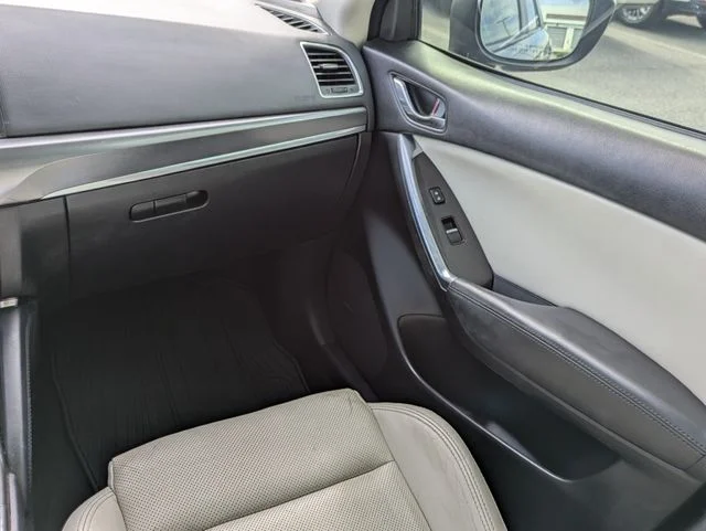 Used 2016 Silver Mazda Grand Touring image 17