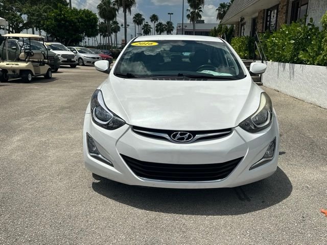 Used 2016 White Hyundai SE image 3