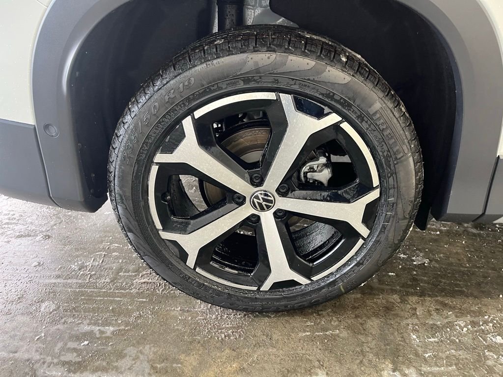 New 2026 White/off-white Volkswagen 2.0T SE image 30