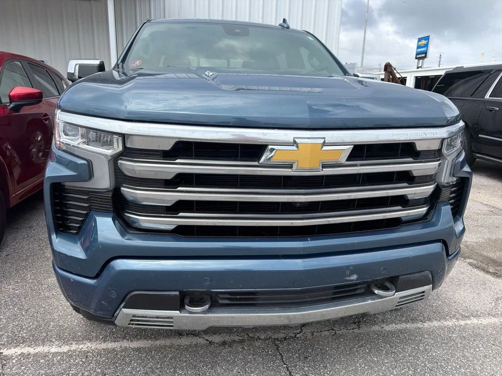 Used 2024 Blue Chevrolet High Country image 7
