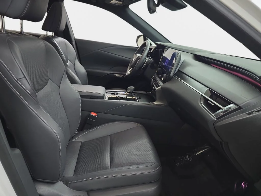Used 2023 White Lexus 350 Premium Plus image 10