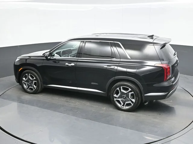 Used 2023 Black Hyundai Limited image 11