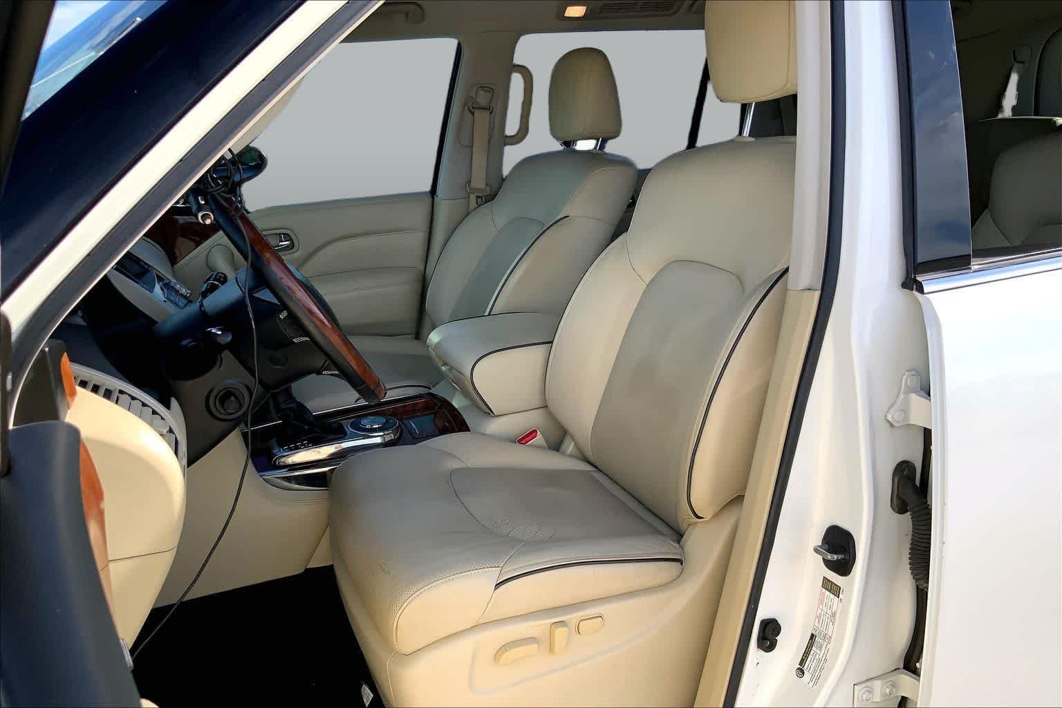 Used 2019 Moonstone White INFINITI LUXE image 8