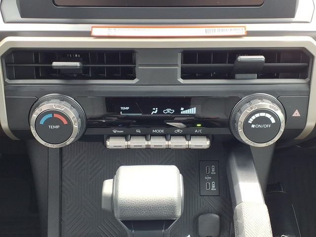 Certified Used 2025  Toyota SR5 image 39