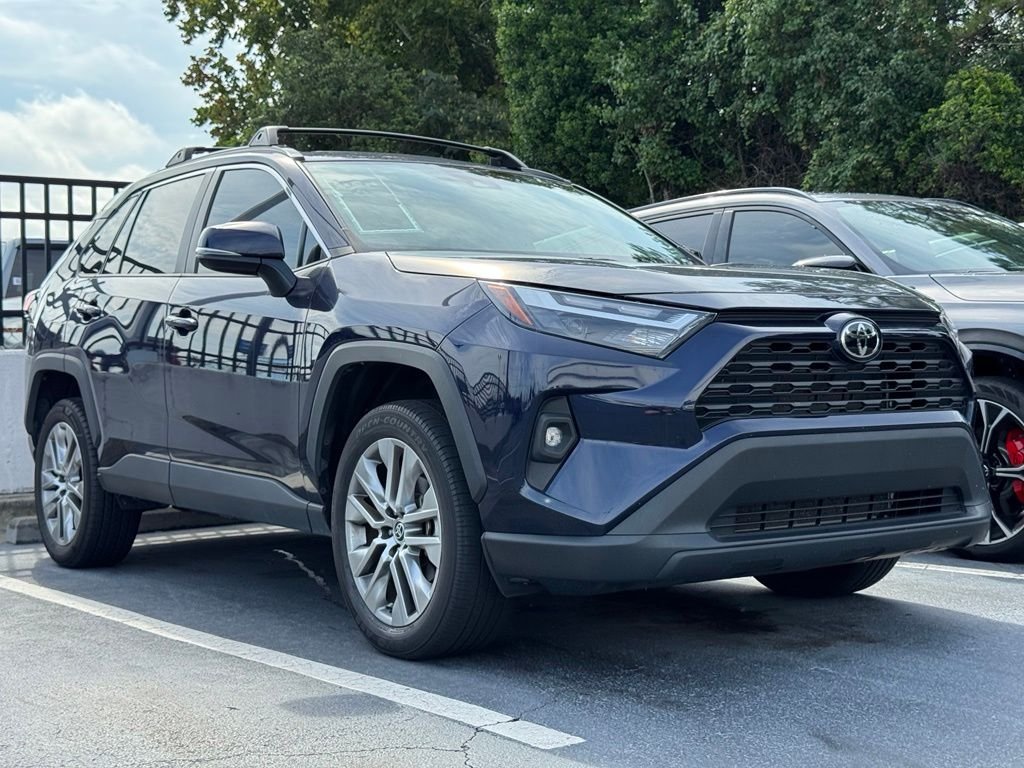 Used 2022  Toyota XLE Premium image 1