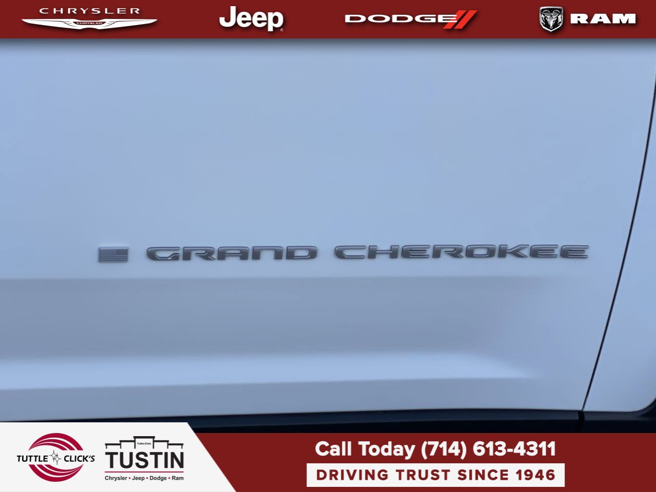 New 2026 Bright White Clear-Coat Exterior Paint Jeep Limited image 8
