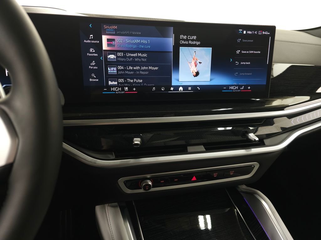 Used 2024 Gray Metallic BMW xDrive40i image 27