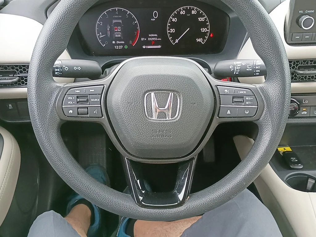 Certified Used 2025 Lunar Silver Metallic Honda LX image 18