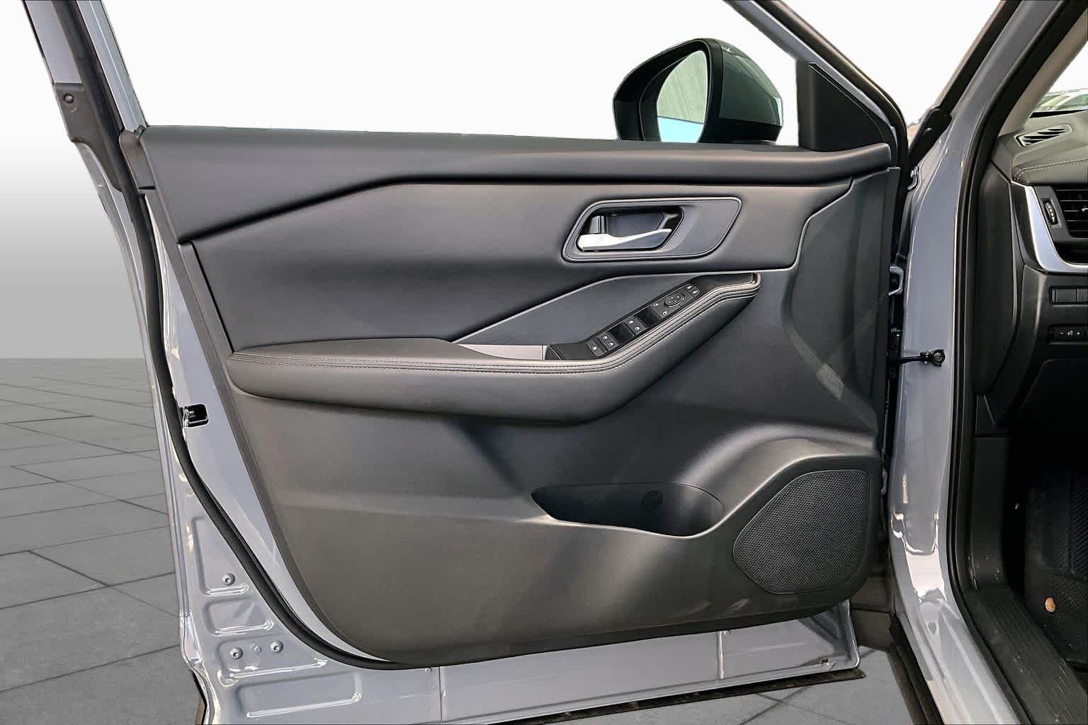 New 2026 Boulder Gray Pearl Nissan SV image 13