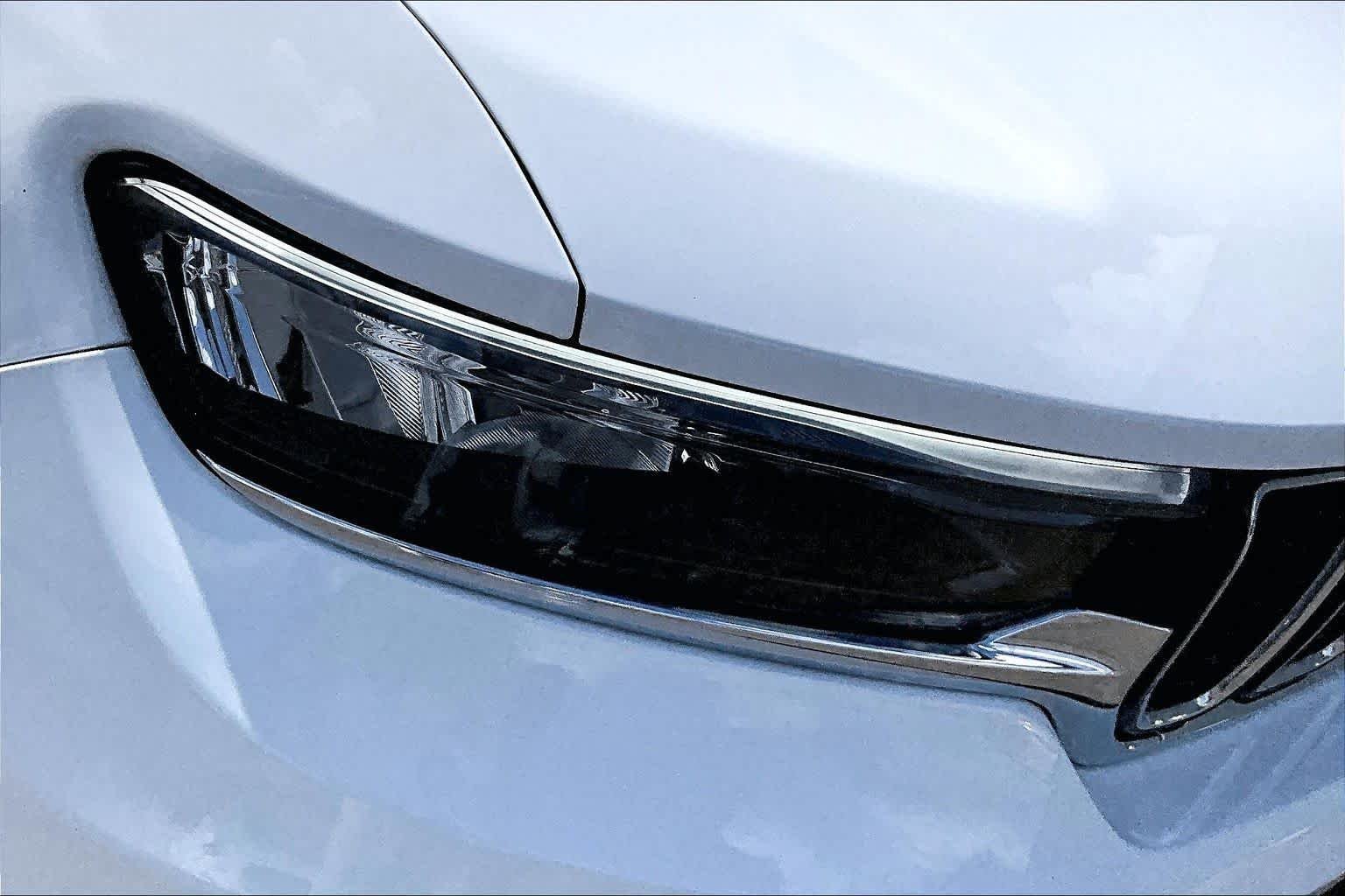 Used 2023 Bright White Clearcoat Jeep Overland image 27