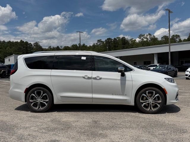 New 2026 Bright White Clear-Coat Exterior Paint Chrysler  image 6