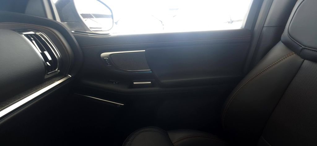 New 2026 Agate Black Metallic Ford Tremor® image 33