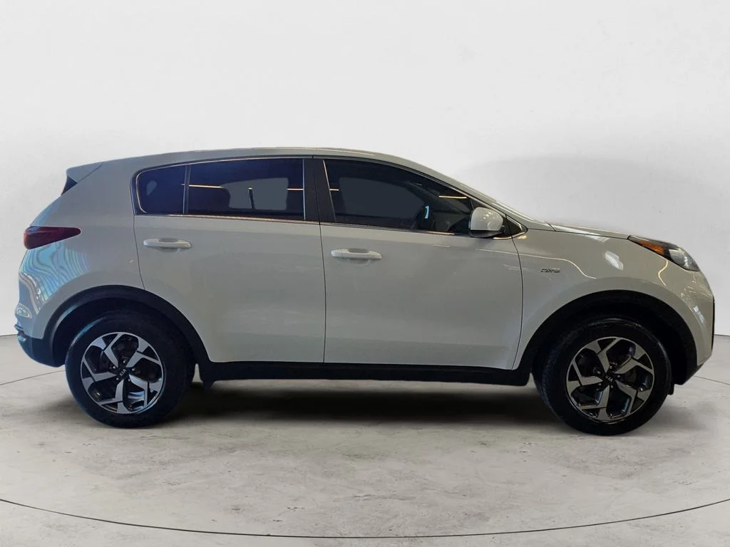 Used 2021 White Kia LX image 4